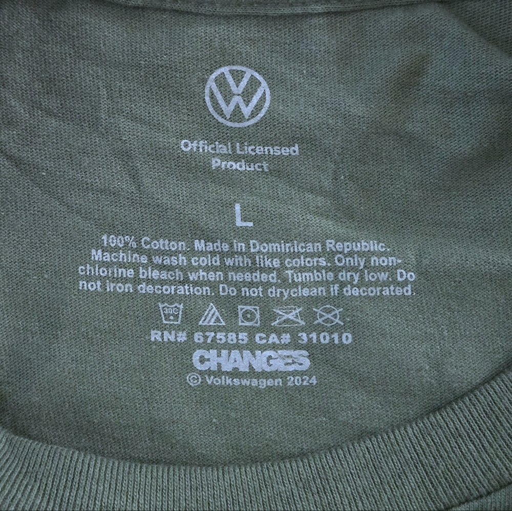 Changes Volkswagon🚗 "Bigfoot👣 Chillin'" Graphic Tee👕 - NWT - Picture 6 of 13